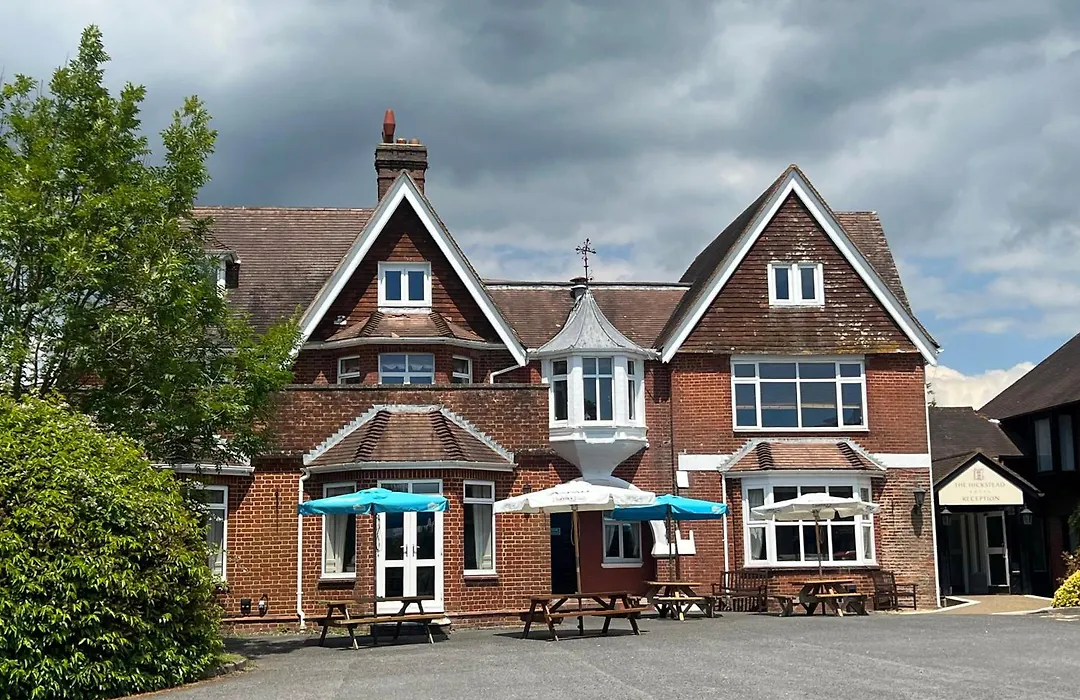 The Hickstead Hotel By Uno-Free Parking-1