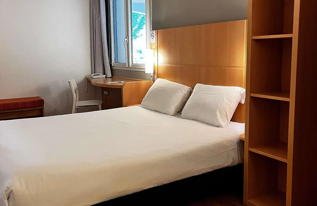 Hôtel Ibis Vitré Centre Ville climatisé-1