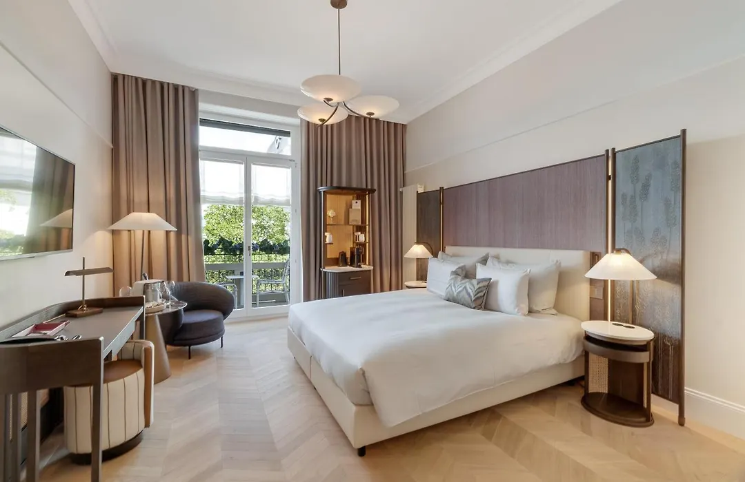 Small Luxury Hotel Ambassador Zurich-1