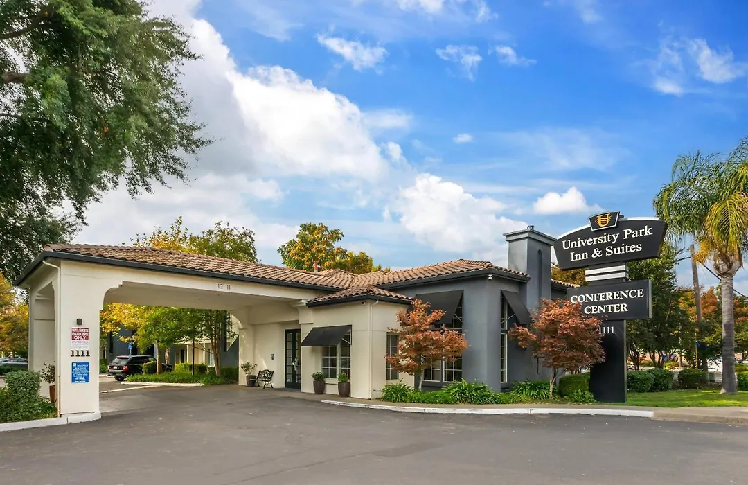 University Park Inn & Suites, An Ascend Collection Hotel-1