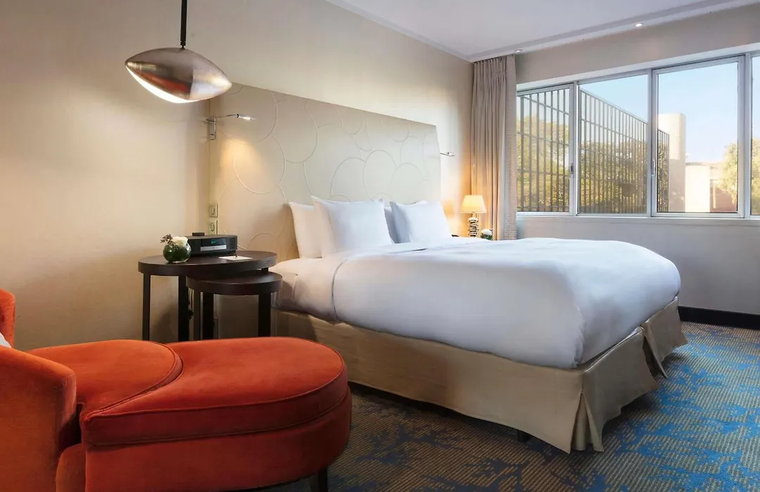 Sofitel Marseille Vieux-Port-1