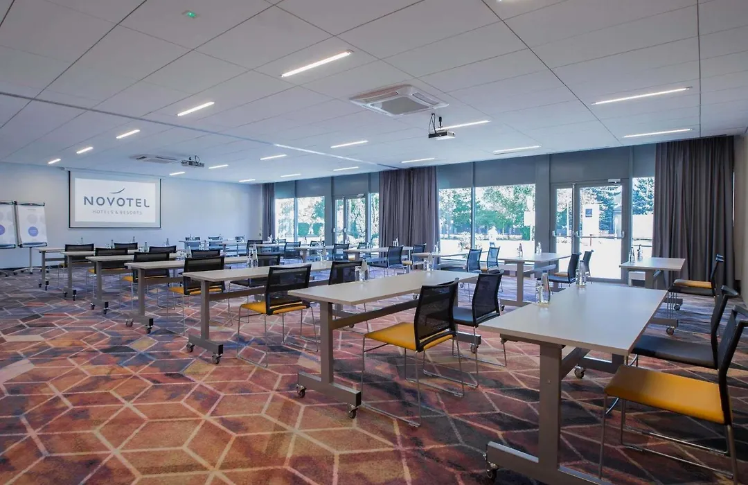 Novotel Wroclaw City-1