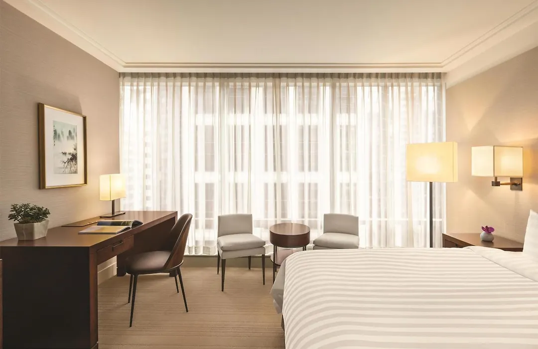 Hyatt Vancouver Downtown Alberni-1
