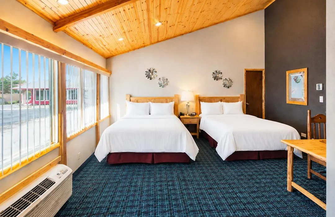 Round Barn Lodge-1