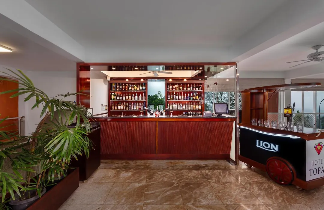 Hotel Topaz-1