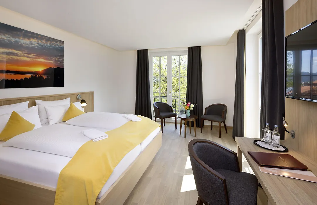 Hotel Hirsch-1