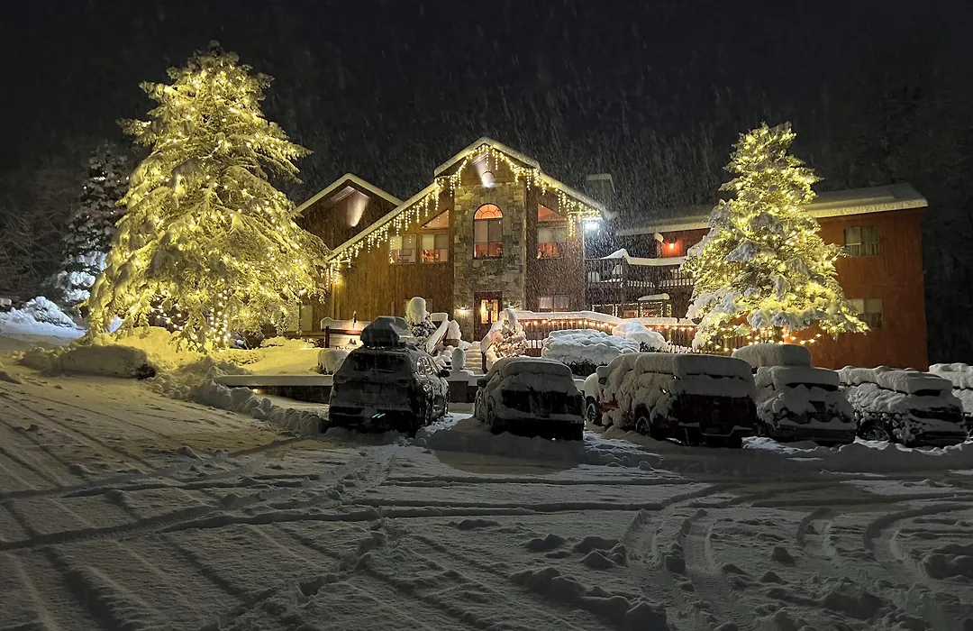 The Snowed Inn-1