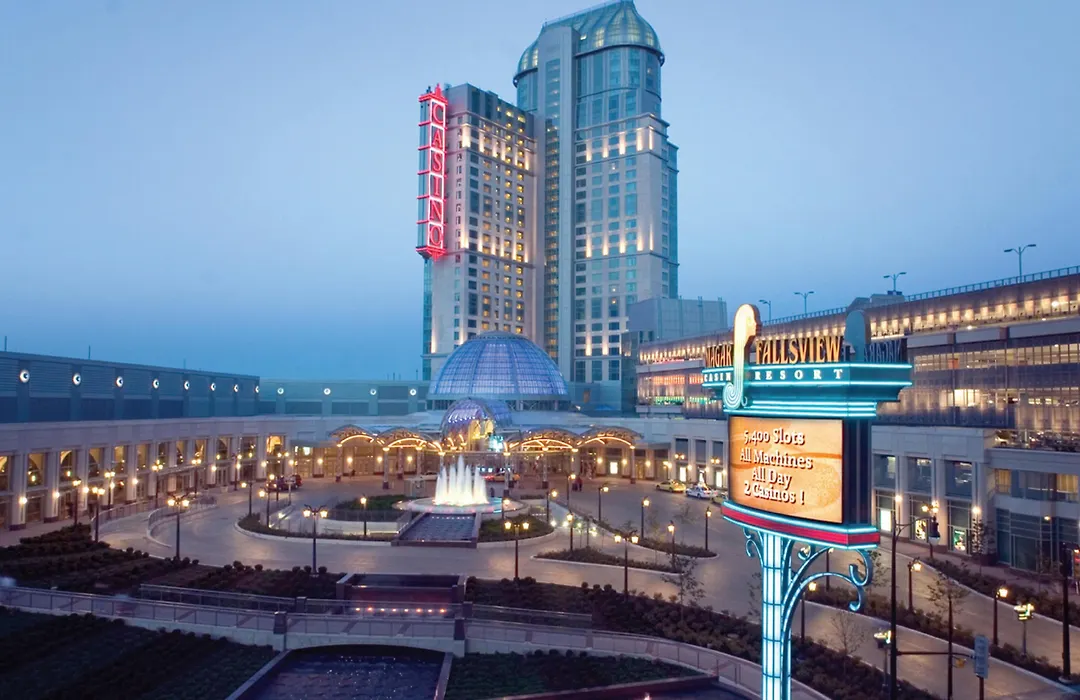 Hilton Niagara Falls/ Fallsview Hotel&Suites-1