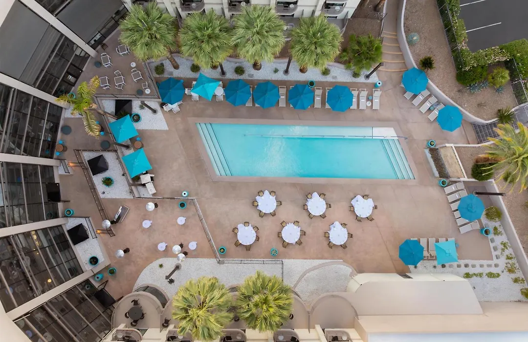 Embassy Suites By Hilton Phoenix Biltmore-1