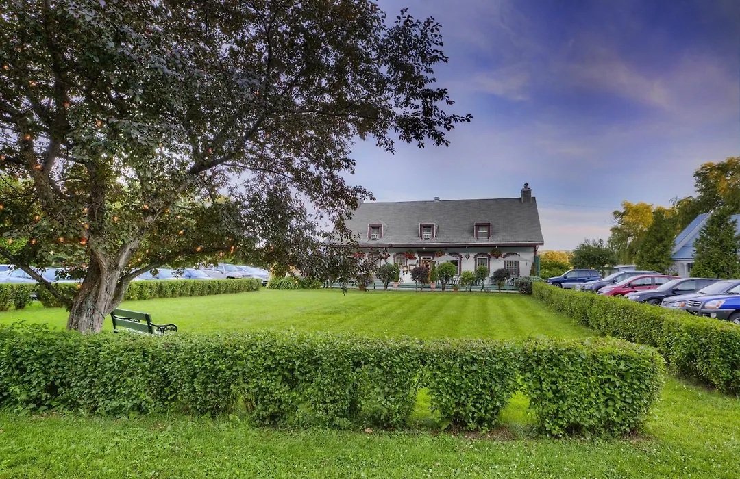 Auberge Baker-1