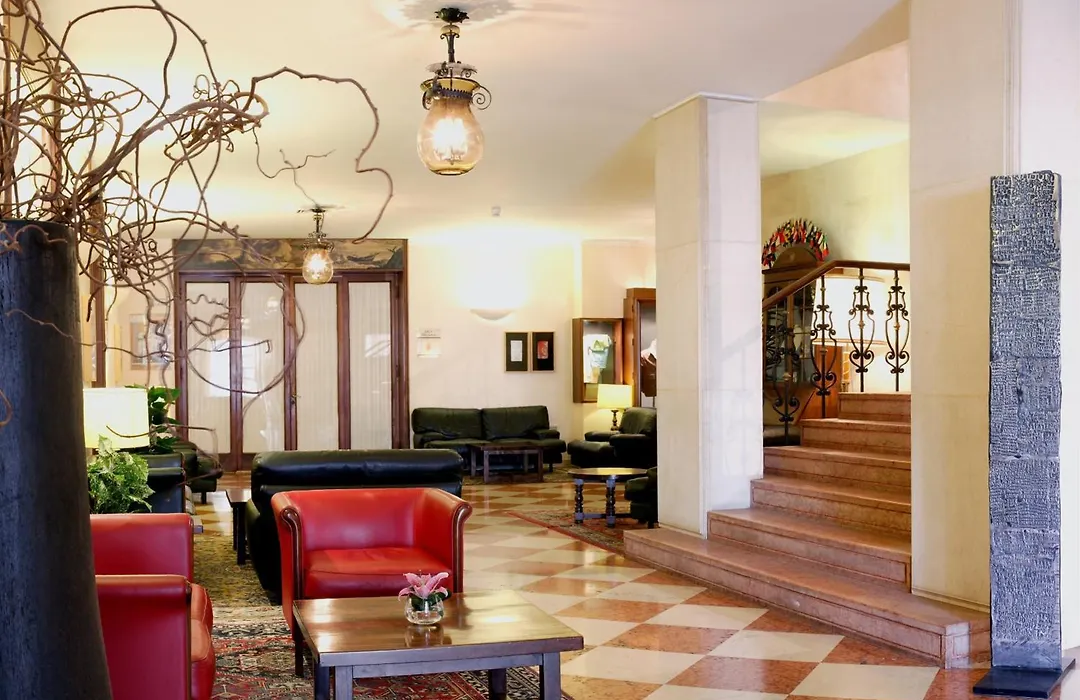 Astoria Hotel Italia-1