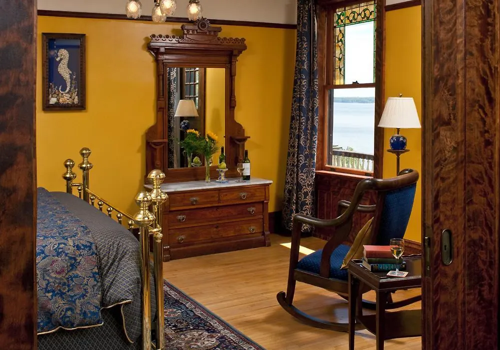 Old Rittenhouse Inn-1
