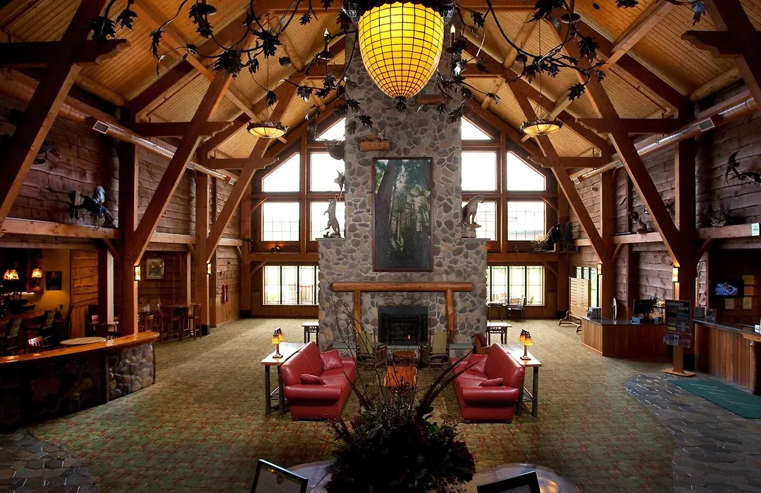 Hope Lake Lodge & Indoor Waterpark-1