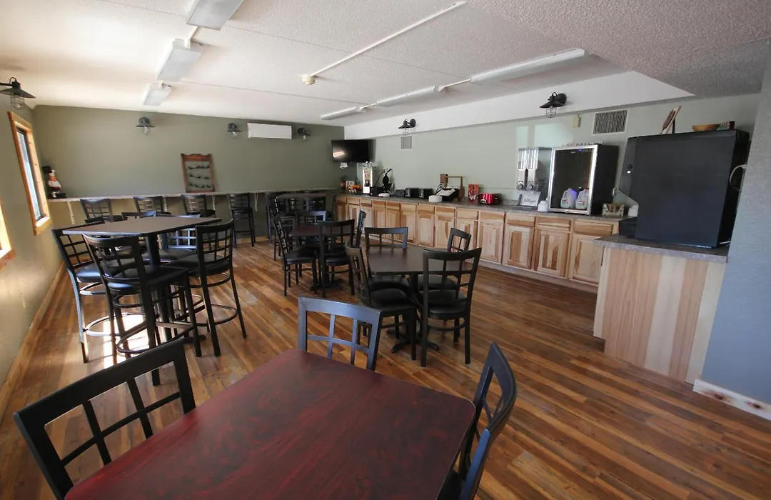 Blackstone Lodge And Suites-1