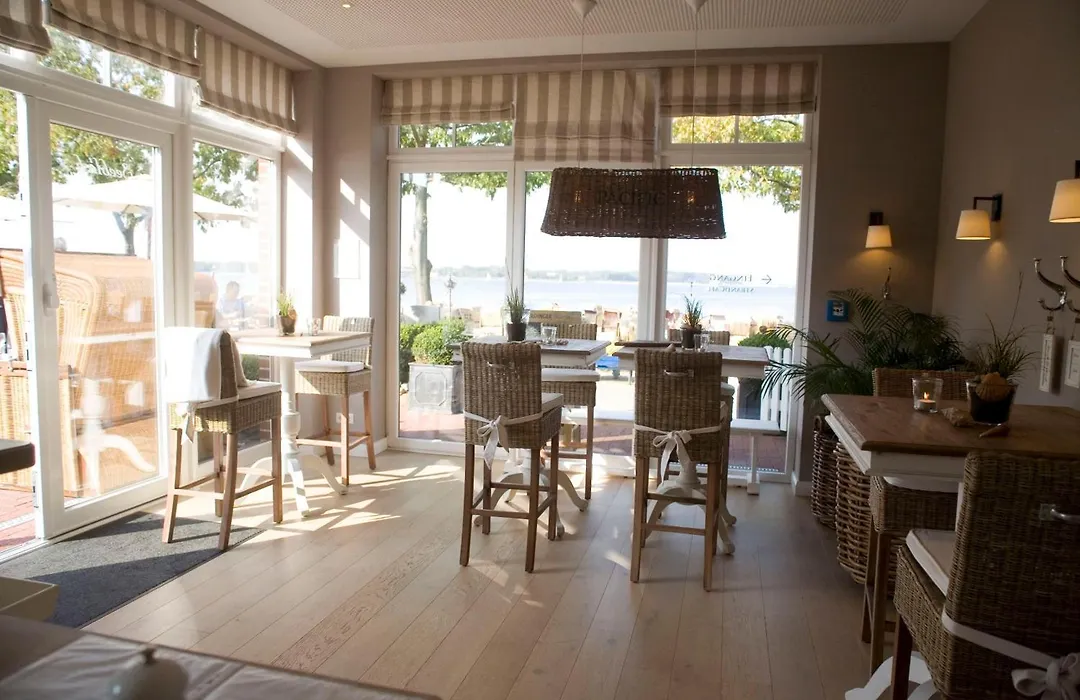 StrandHotel Seeblick, Ostseebad Heikendorf-1