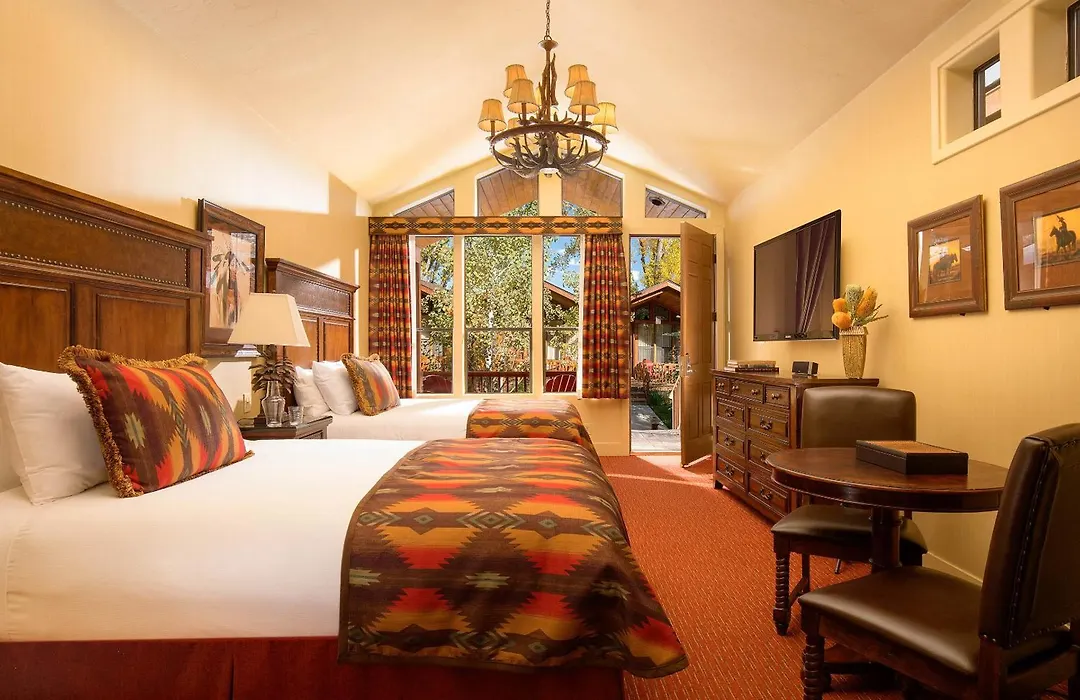 Rustic Inn Creekside-1