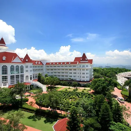 Hong Kong Disneyland Hotel-2
