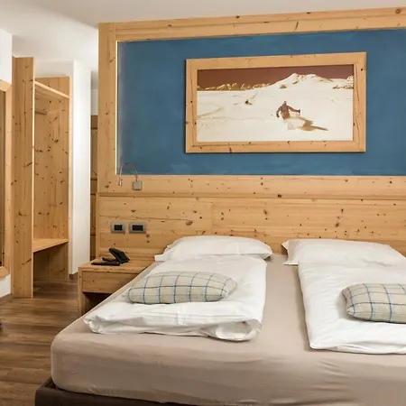 Hotel Garni Lastei-3