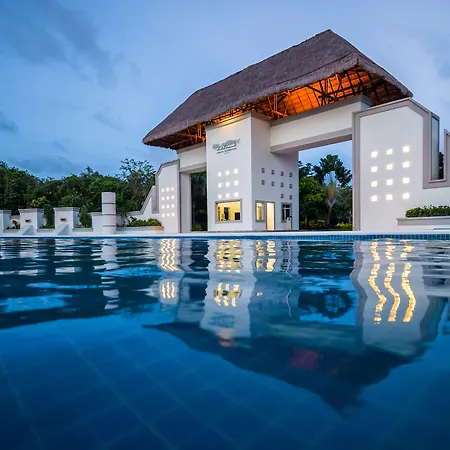 Bluebay Grand Esmeralda-2