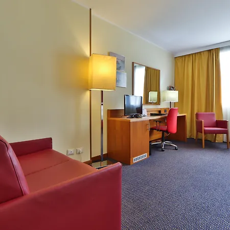 Crowne Plaza Venice East By Ihg-3