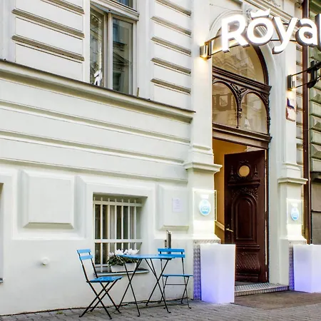 Royal Court Hotel-2