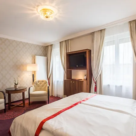 Hotel Stefanie-2
