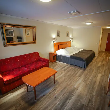 Vesterland Feriepark Hytter, Hotell Og Leikeland-3