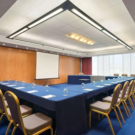 Ramada Encore By Wyndham Geneva-2
