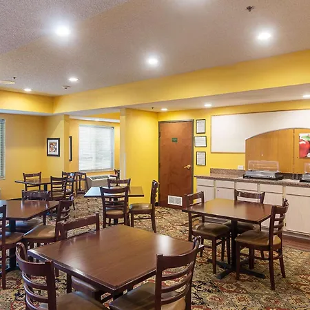 Quality Inn & Suites West Chase-3