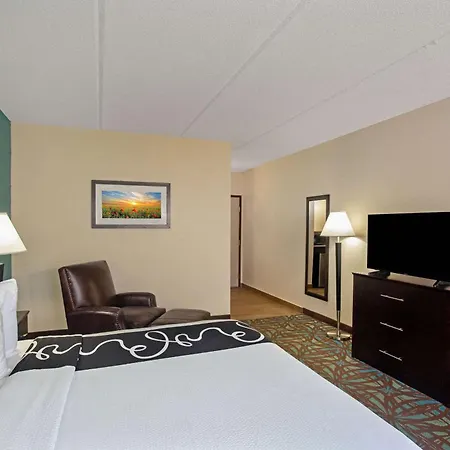 Comfort Inn & Suites Sarasota I75-3