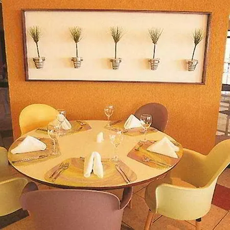 Iate Plaza Hotel Oficial-3