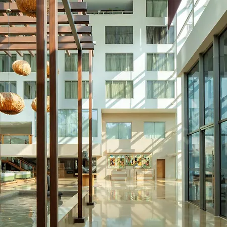 Radisson Blu Plaza Hotel Hyderabad Banjara Hills-2