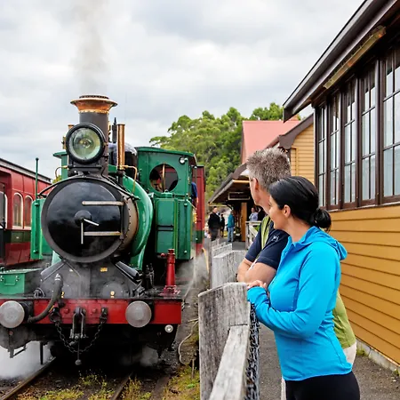 Strahan Village-3