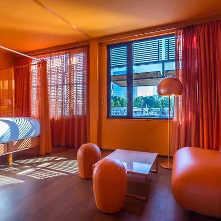 Hotel OFF Paris Seine-2