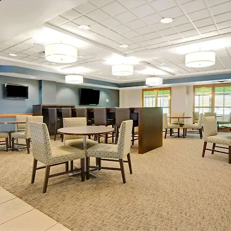 Wingate By Wyndham Fargo-3