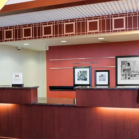 Hampton Inn Seymour-3
