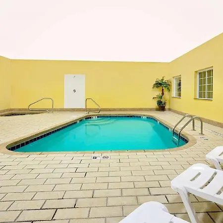 Microtel Inn & Suites By Wyndham Princeton-2