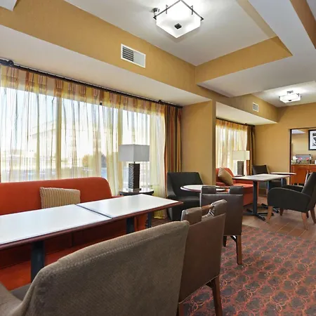 Hampton Inn St. Louis/Collinsville-3