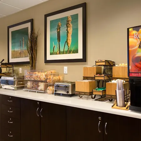 Microtel Inn & Suites By Wyndham Lloydminster-3