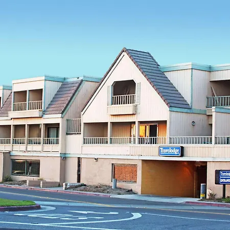 Travelodge By Wyndham Ocean Front-3