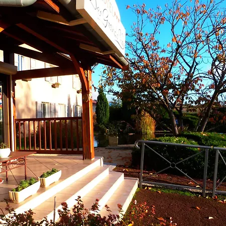 Logis Hotel Des Grands Vins-3