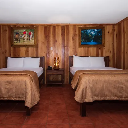 Hacienda Guachipelin Volcano Ranch Hotel&Hot Springs-3