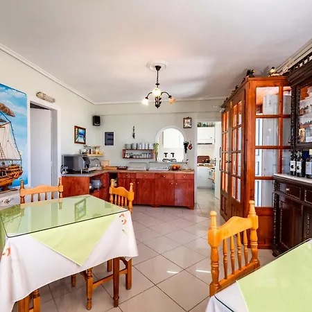 Hotel Thira-3