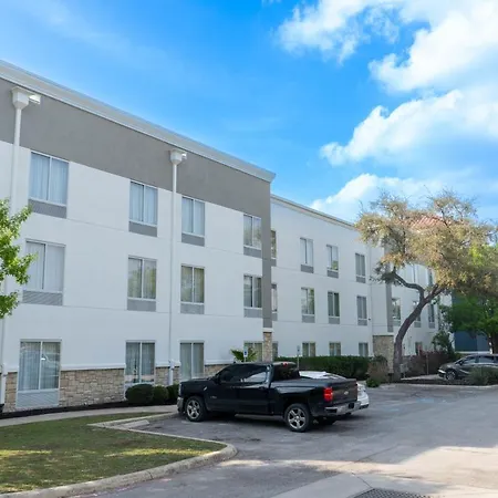Comfort Suites Medical Center Near Six Flags-3
