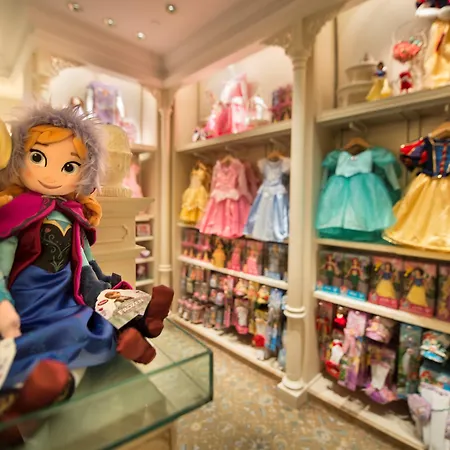 Hong Kong Disneyland Hotel-2