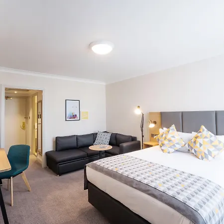 Holiday Inn Farnborough By Ihg-3