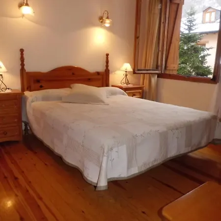 Hotel Llacs De Cardos-3