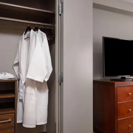 Hampton Inn & Suites El Paso-Airport-3