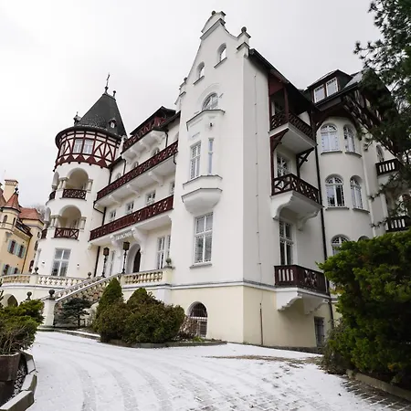 Spa Hotel Villa Smetana-2