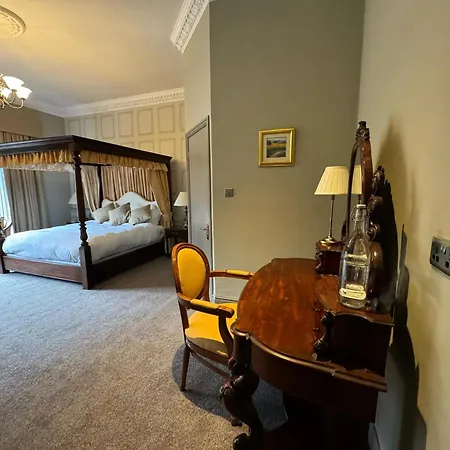 Tre-Ysgawen Hall & Spa-3